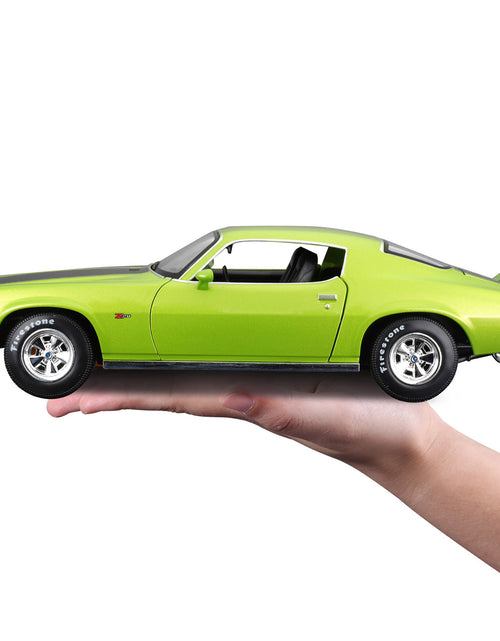 Load image into Gallery viewer, 1:18 SE 1971 Camaro Z28 Die-Cast Model
